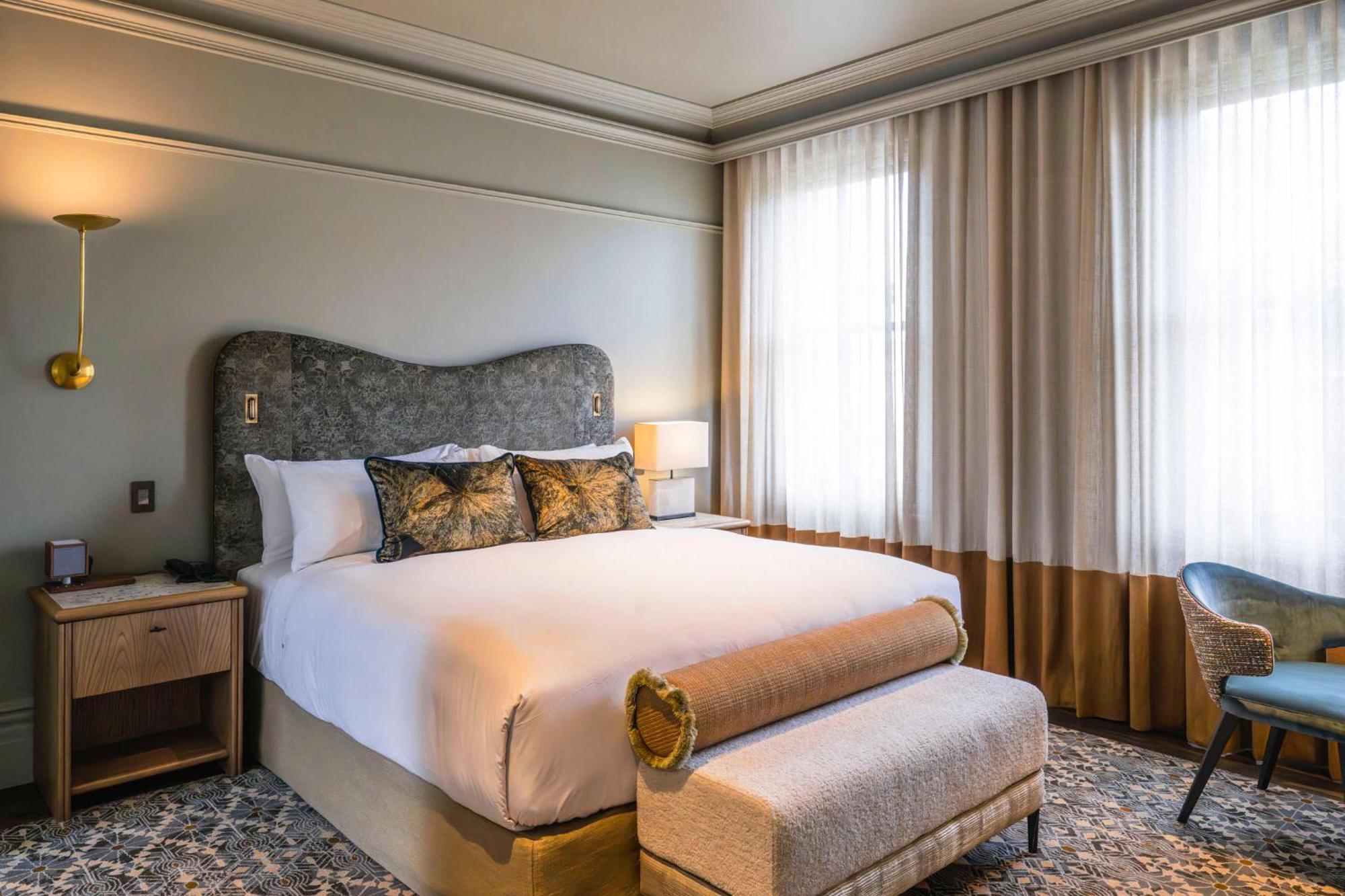Superior King Suite